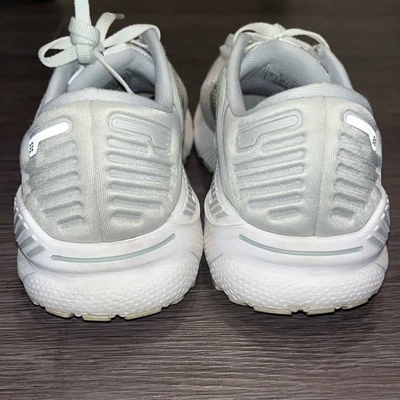 Brooks Adrenaline GTS 22 - Picture 8 of 9